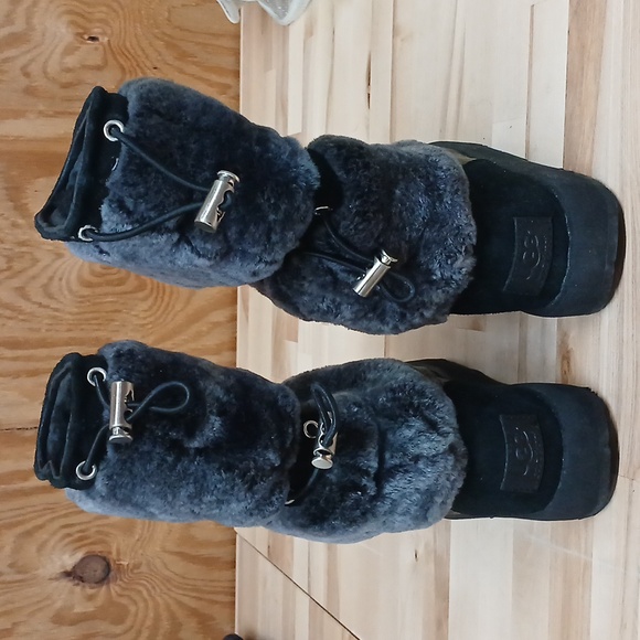 Ugg Reykir Waterproof Furry Black Boots Size 6 - Picture 4 of 10